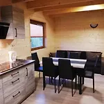 Rodzinna Przystan Lodge Jarosławiec