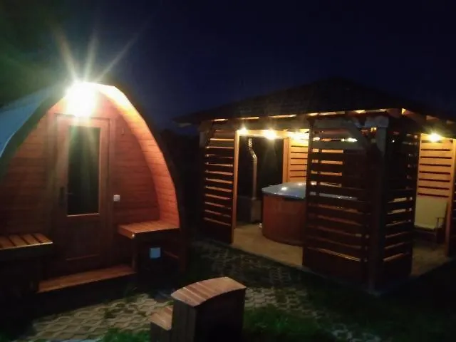 Rodzinna Przystan Lodge *